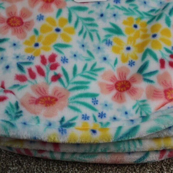 Baby Starters White Floral Flower Fleece Blanket Infant Girl Green Pink NWT RARE - Picture 3 of 4